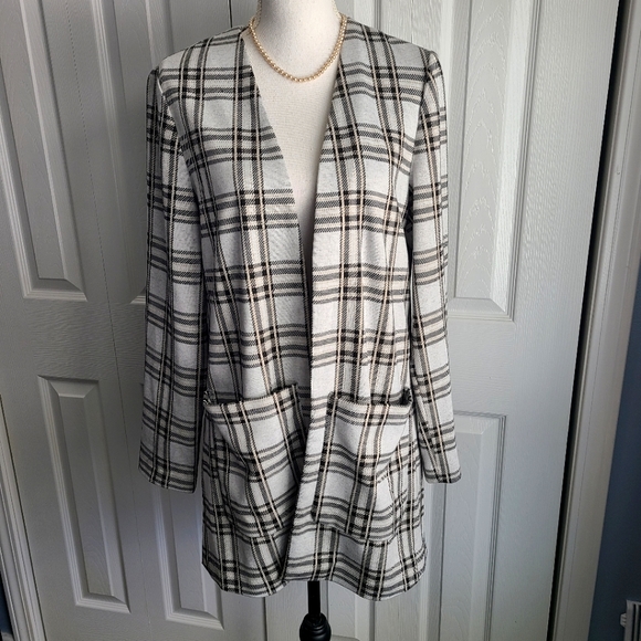 bagatelle Sweaters - Bagatelle Collection Gray Black Tan Plaid Double Pocket Open Front Cardigan
